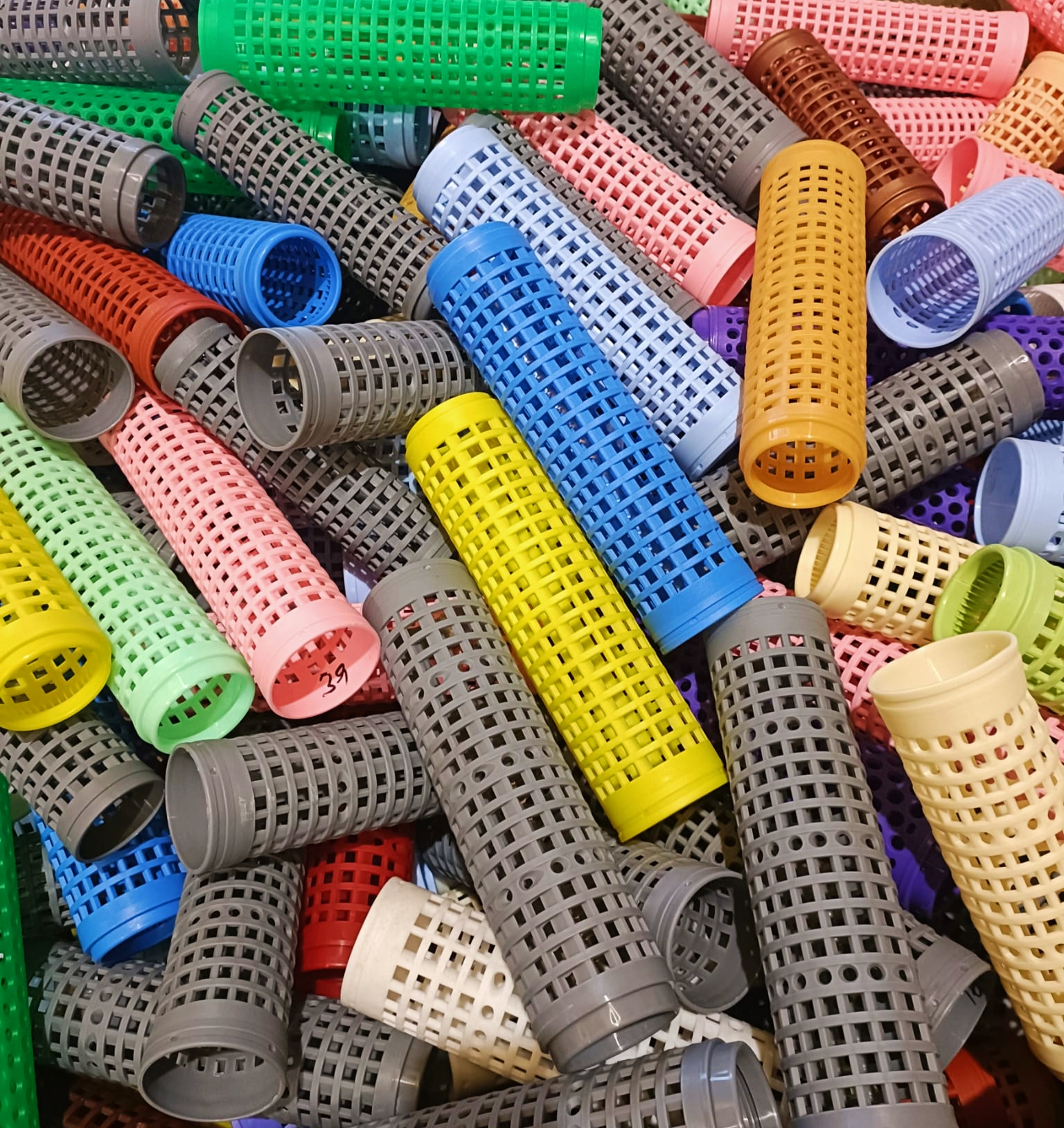 Reciclaje de residuos plásticos y fibras sintéticas