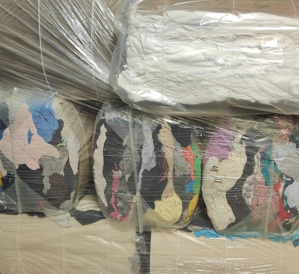 Recuperación de materiales textiles y plásticos para su reutilización y reciclaje